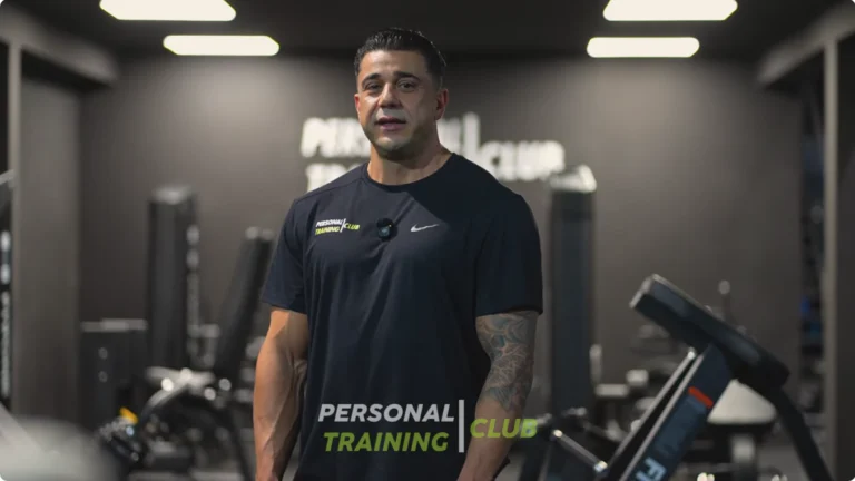 Entrenador personal de Personal Training Club en sala